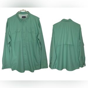 Patagonia Men's Light Weight Button Down Long Sleeve Shirt Light Green Large